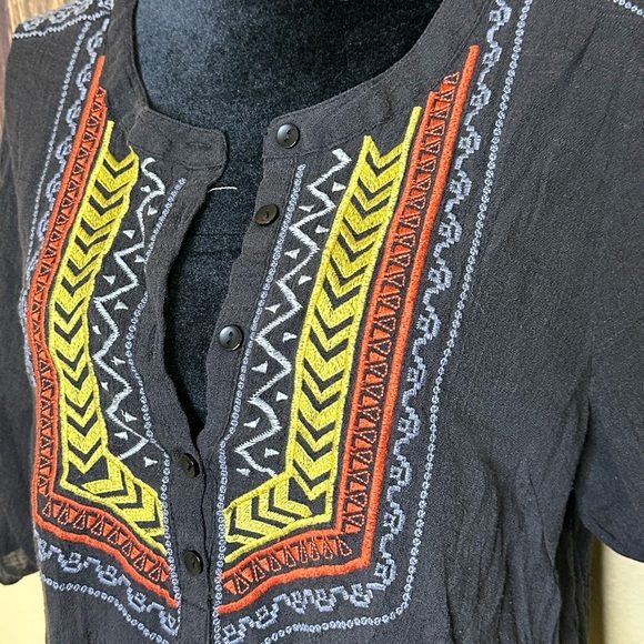 WAPI for plus Embroidered Tunic - Picture 4 of 8